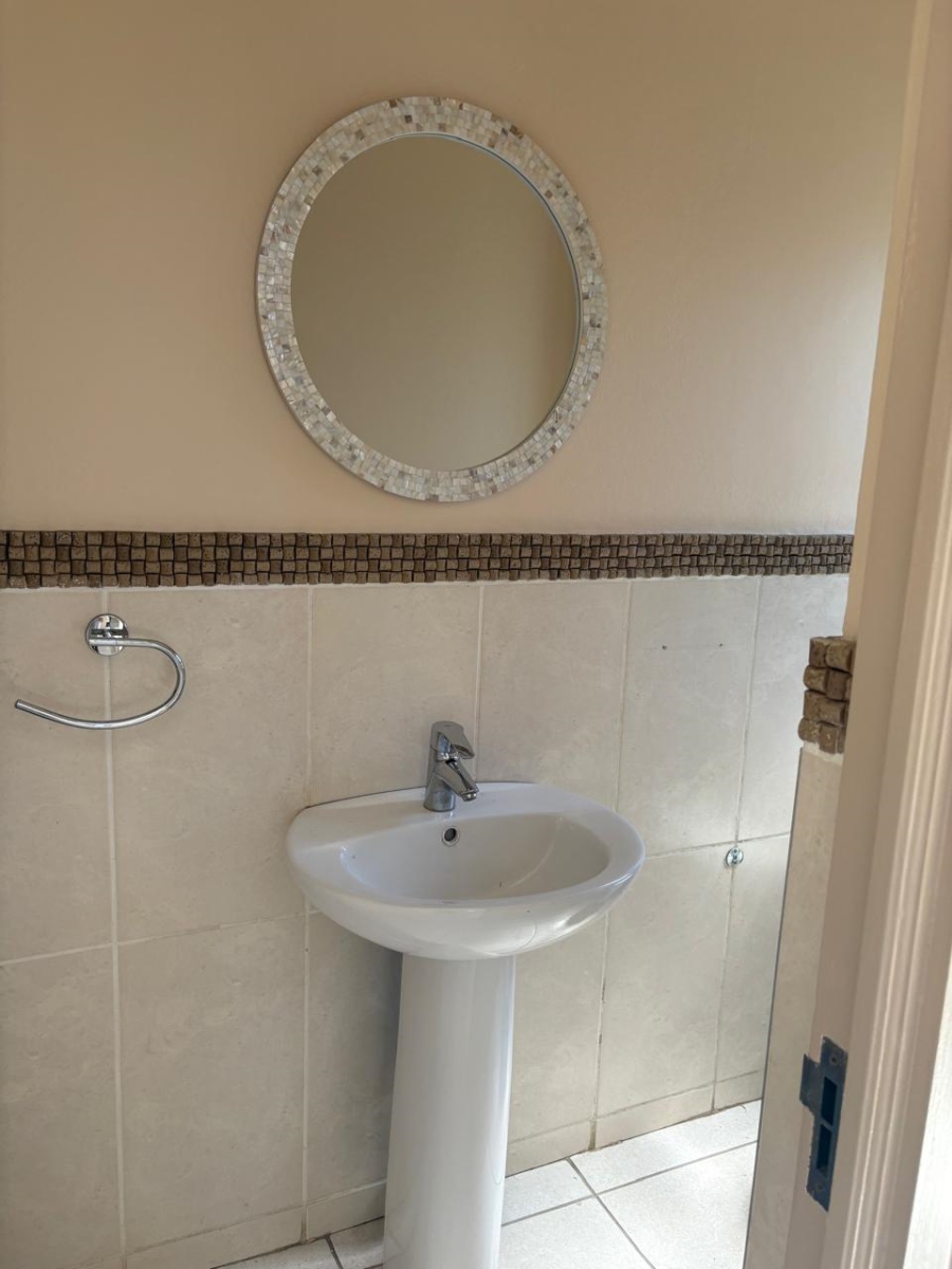 4 Bedroom Property for Sale in The Islands Estates North West